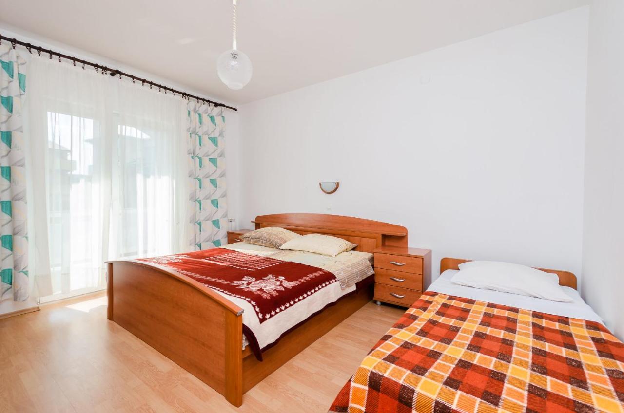 Apartments Rajka Lopar Bagian luar foto